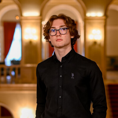 Vlad zoekt een Appartement / Huurwoning / Studio / Kamer in Enschede